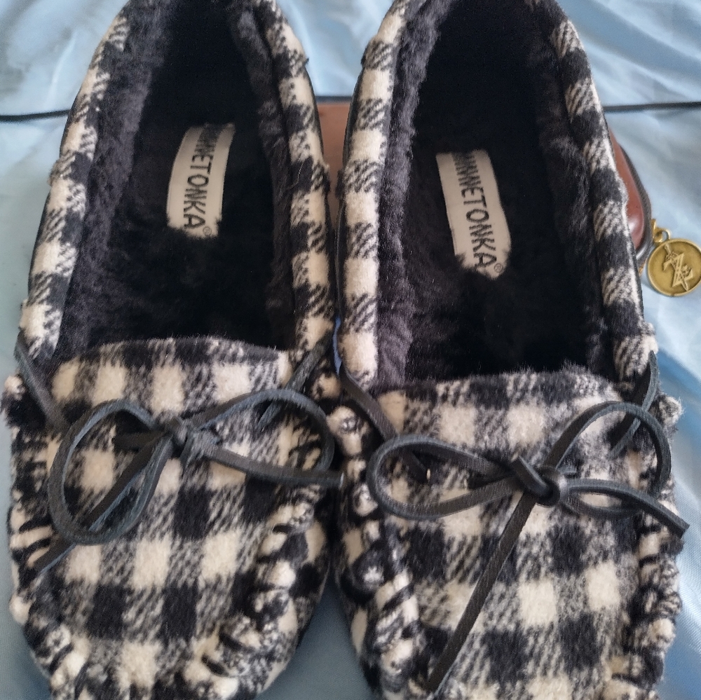 Minnetonka black and white plaid moccasins
